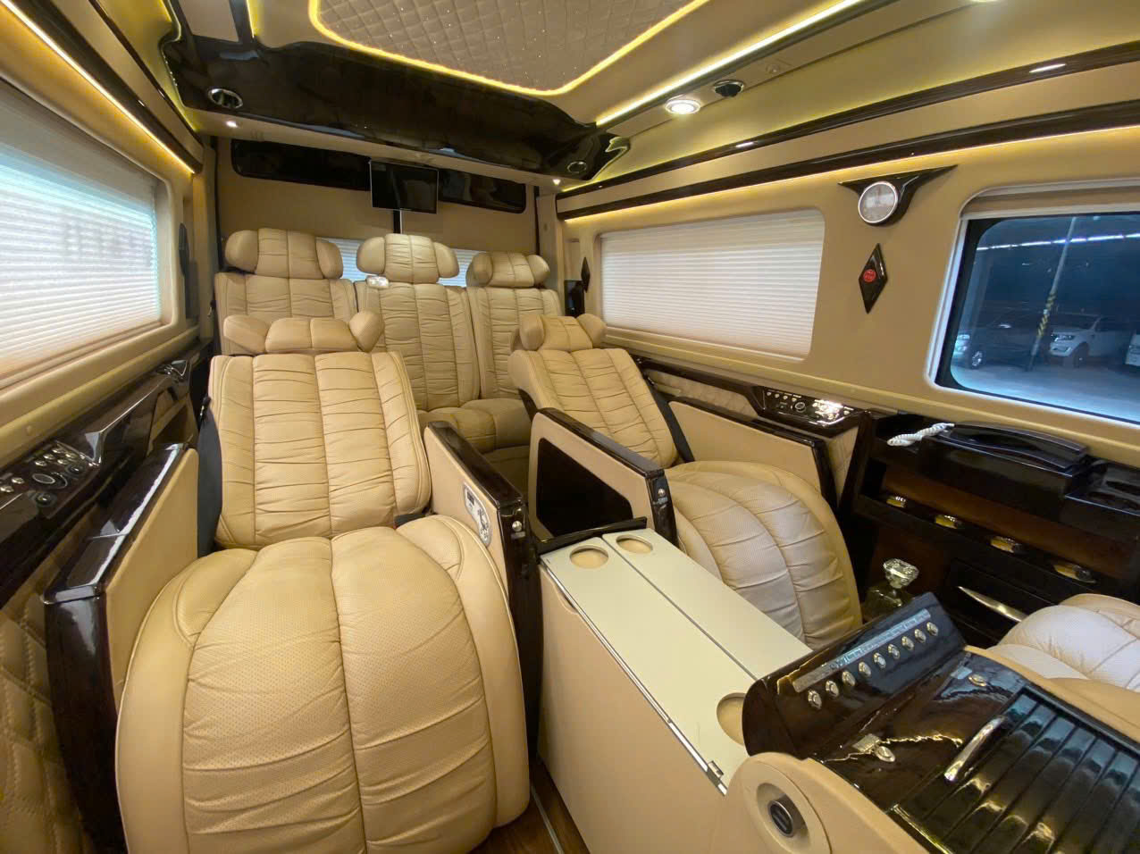 Thuê xe Limousine từ Đà Lạt đi vịnh Vĩnh Hy Ninh Thuận giá rẻ